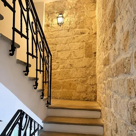 Mercantile 84 * Bari
